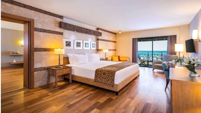 One Bedroom Suite with Sea View